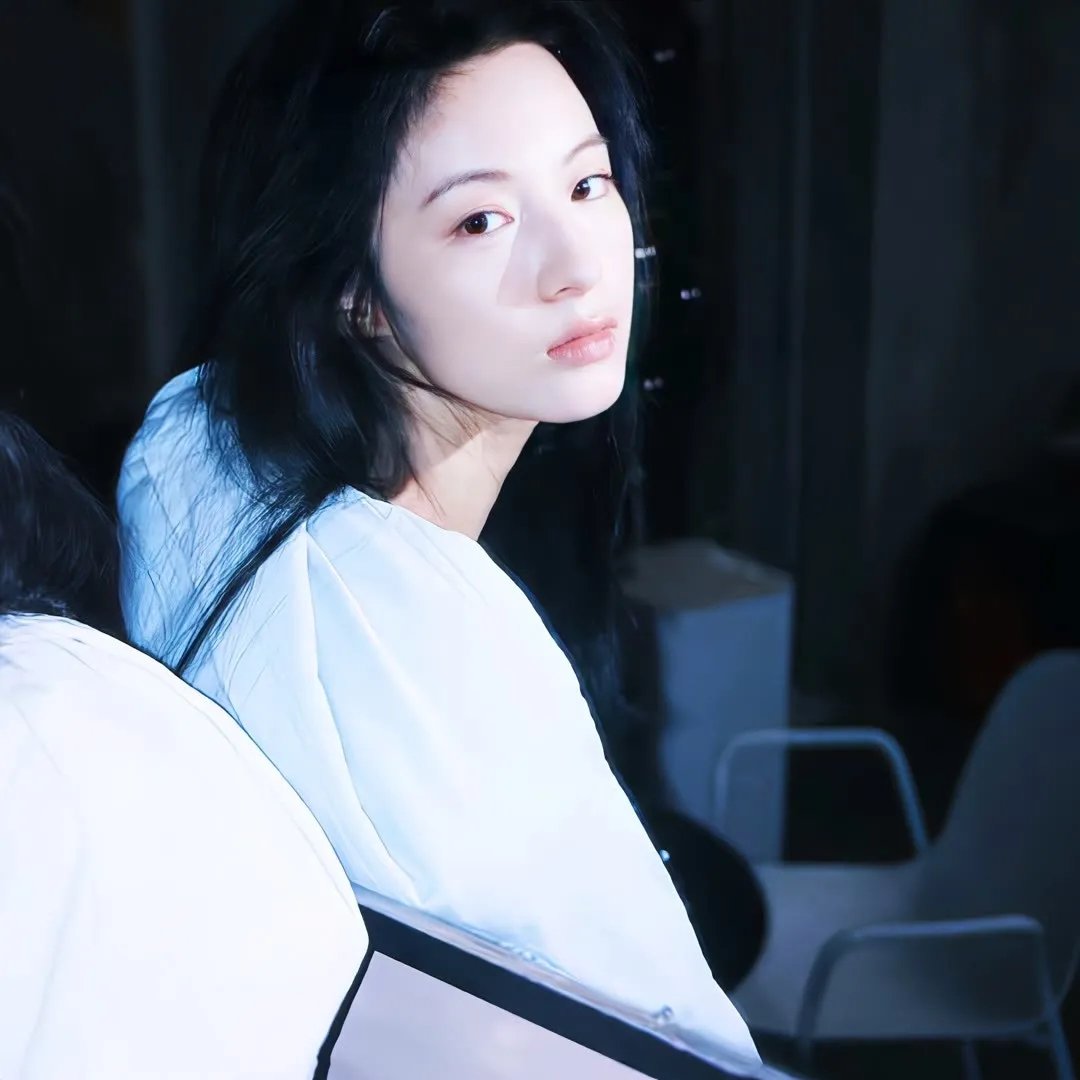 哈桑·明哈杰:国王的小丑